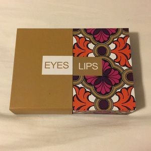 Makeup Palette Eyeshadow & Lips +! Cruelty Free!